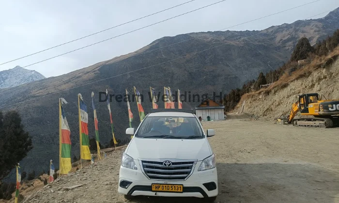 Manali Car Rental Taxi service Mahinder